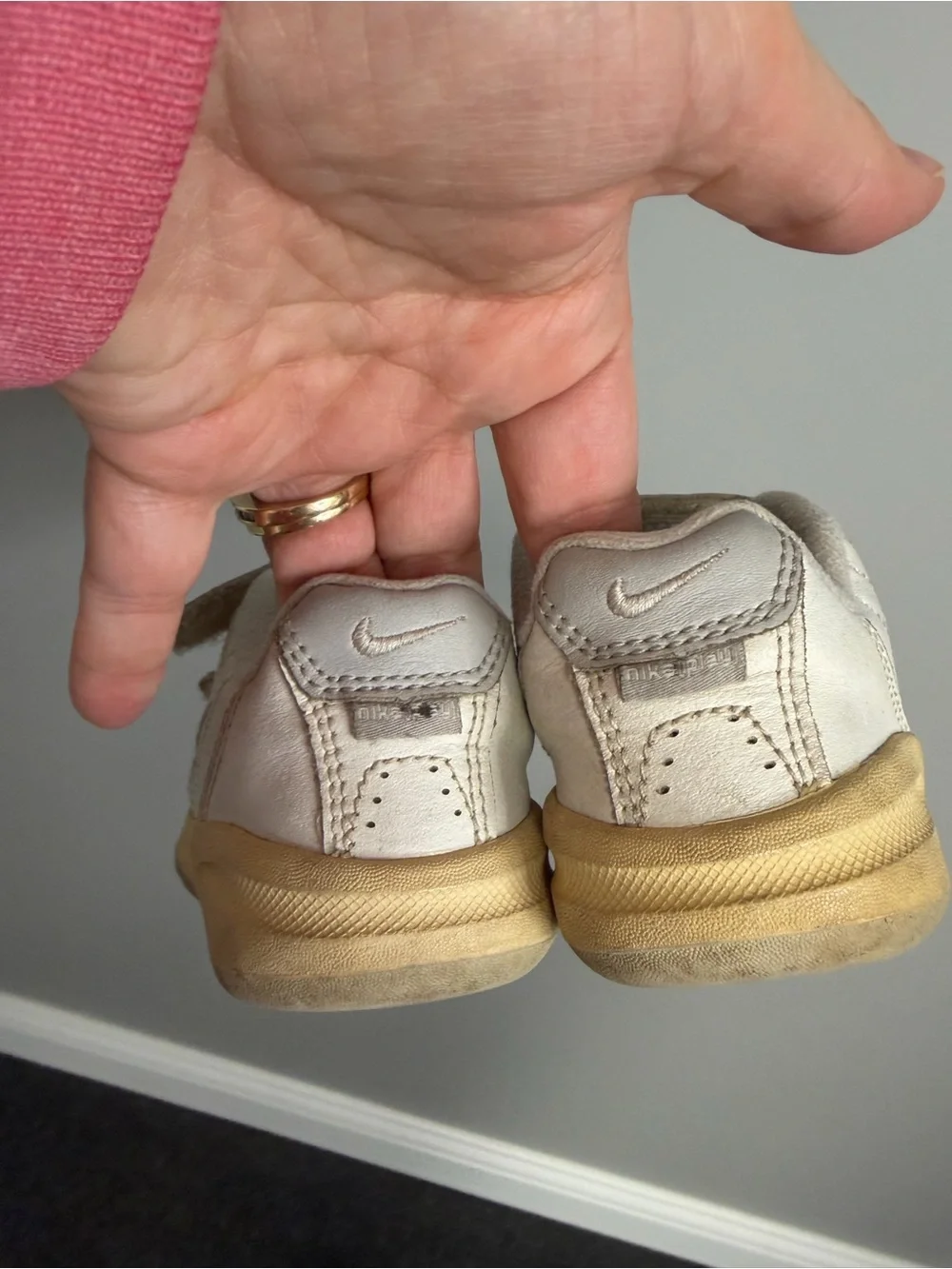 2007 Nike white adjustable baby walker sneakers shoes size 5C